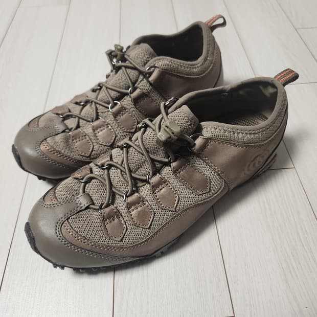 컬럼비아 등산화 캠핑용 트레블용 스니커즈 (BL2174) 사이즈245

