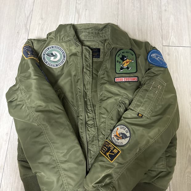 데우스 엑스 마키나 봄버자켓 L