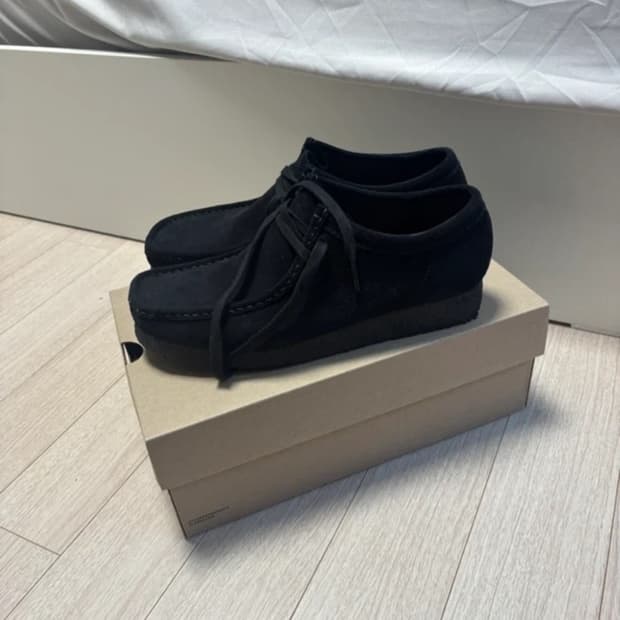 클락스 왈라비 블랙 uk8