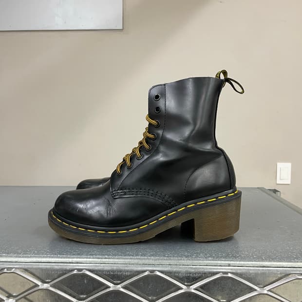 닥터마틴 클레먼시 가죽 힐 레이스업 UK4 (gr-4016)
