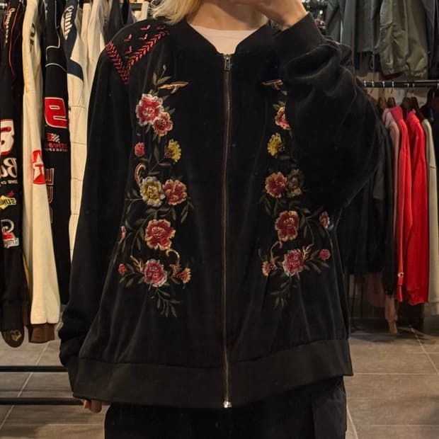 [NO.9] Torrid 벨벳 져지