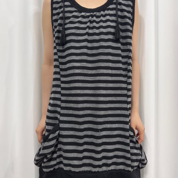 stripe hood sleeveless