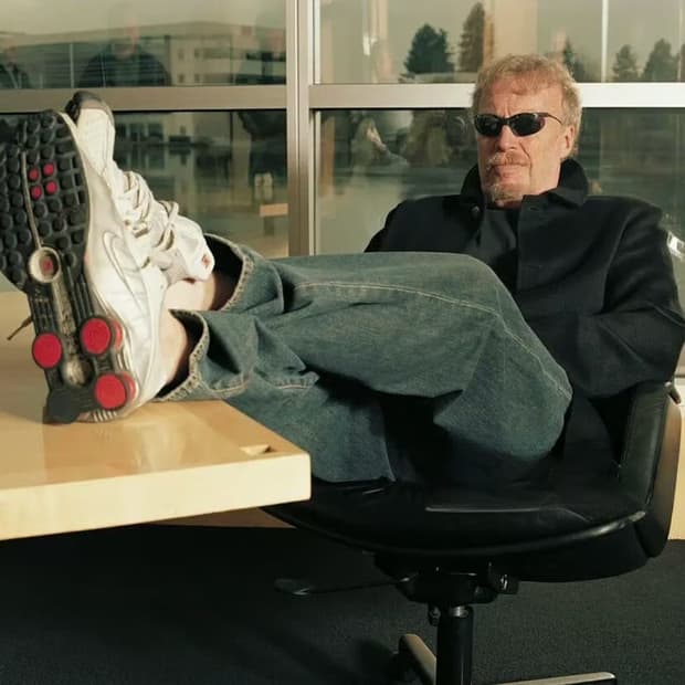 나이키 샥스 R4 커멧레드 255