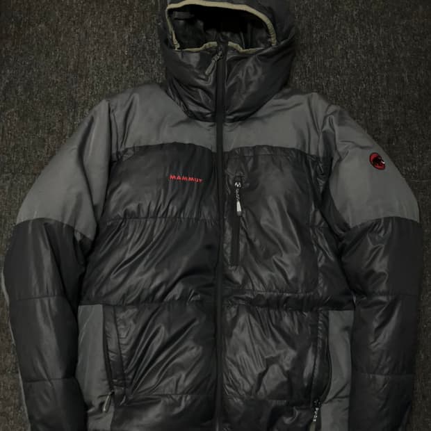 마무트 앰블러 구스다운 패딩