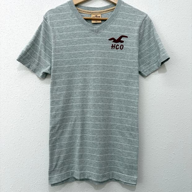 Hollister 스트라이프 V넥 티셔츠