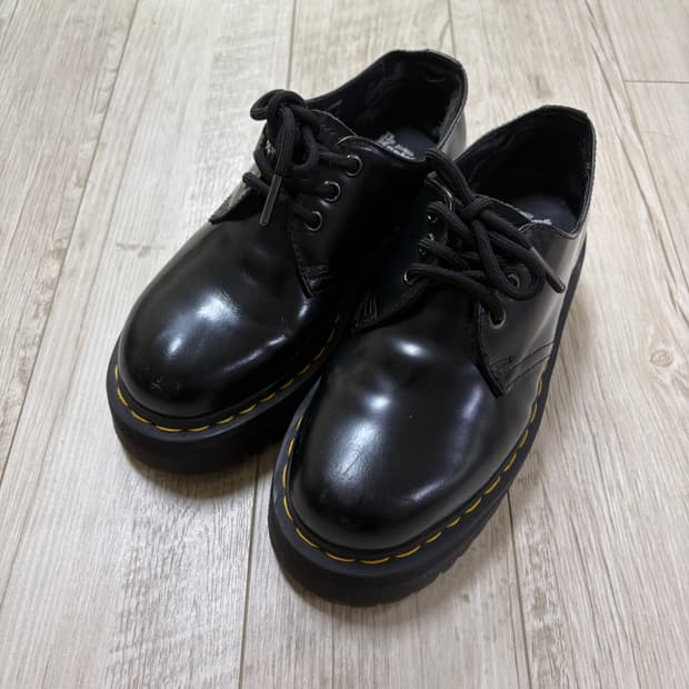 닥터마틴 1461 3홀 쿼드 230