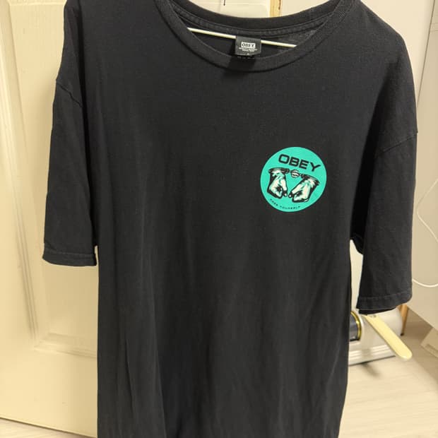 OBEY 반팔티셔츠