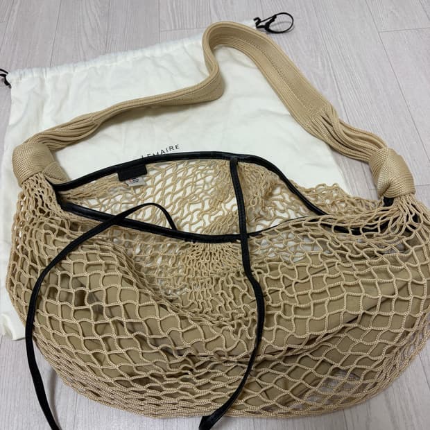 르메르 크루아상 필트백 베이지