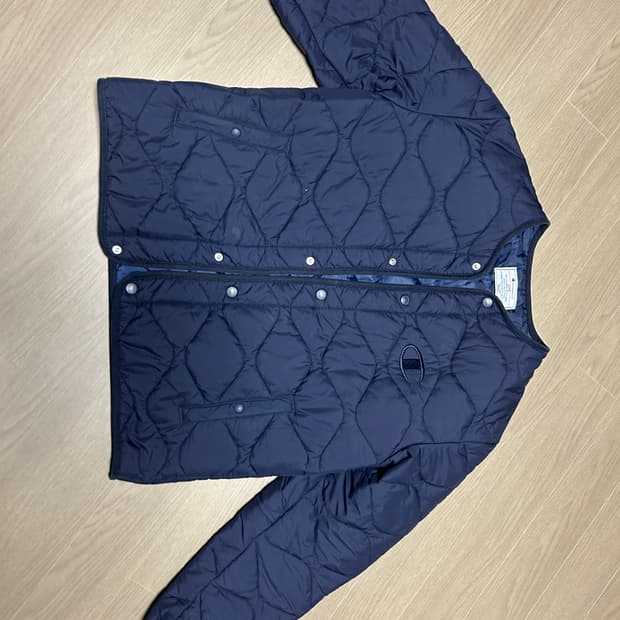 챔피온 C로고 라운드 넥 경량 패딩 노말 네이비