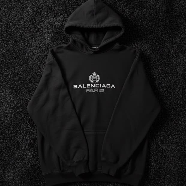 발렌시아가 크라운로고 후드티 싸게 팝니당