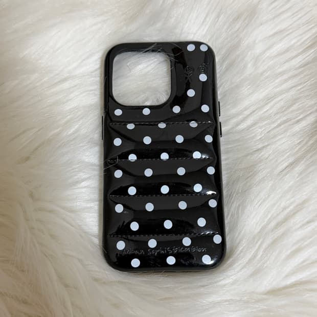 어반소피스티케이션 도트케이스 15프로 