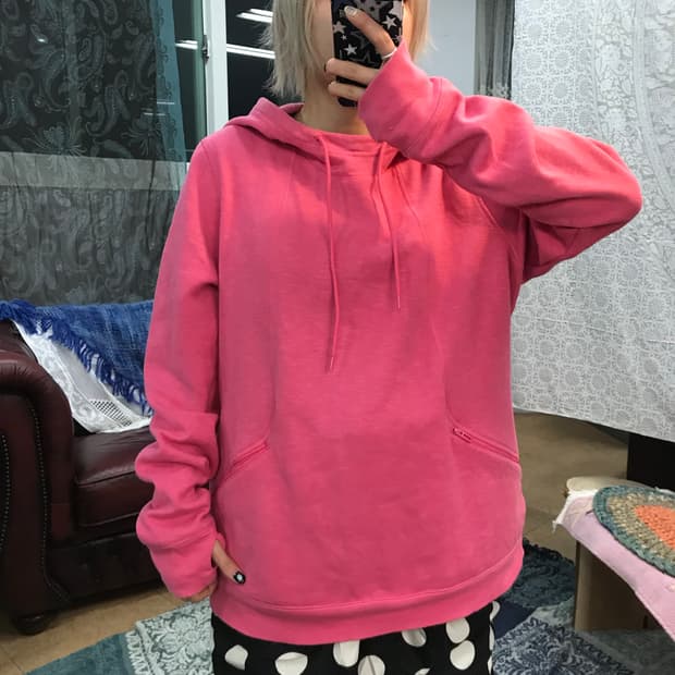 아디다스 핑거홀 핫핑크 기모 후드티 