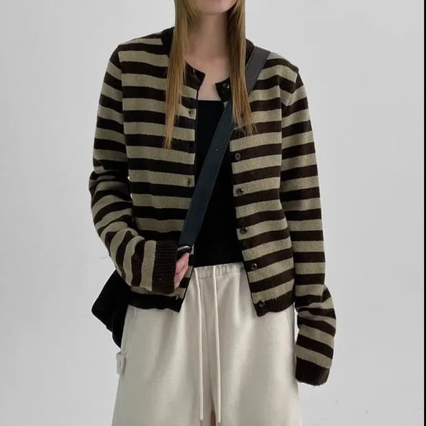 블랙업 베라 스트라이프 니트 가디건