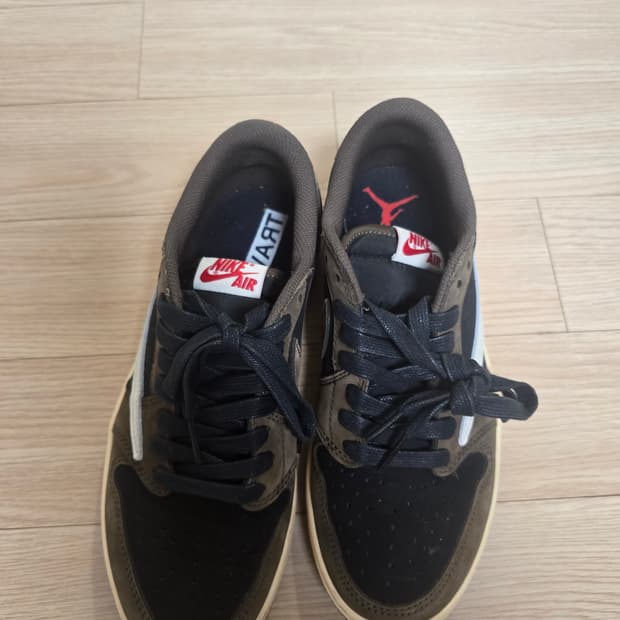 나이키 에어 조던 1 로우 트래비스 스캇 모카 7사이즈