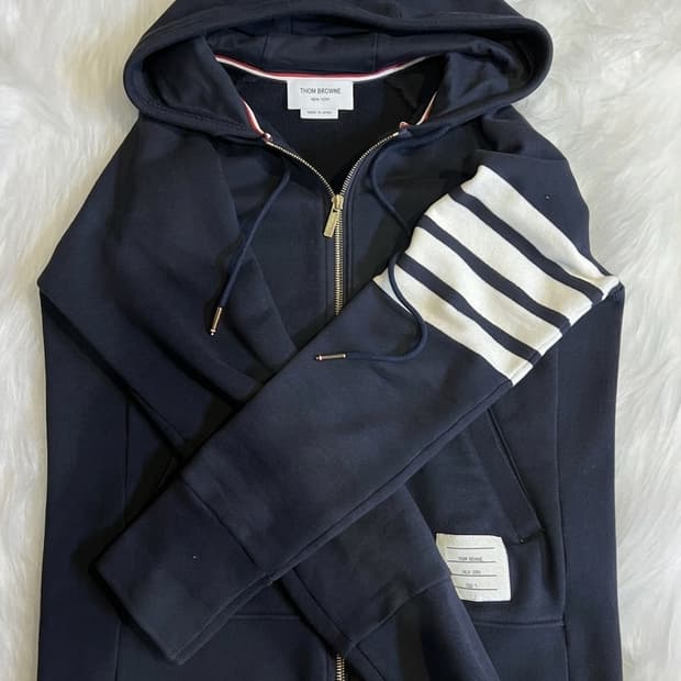[2] 톰브라운 금장 후드집업 새상품급