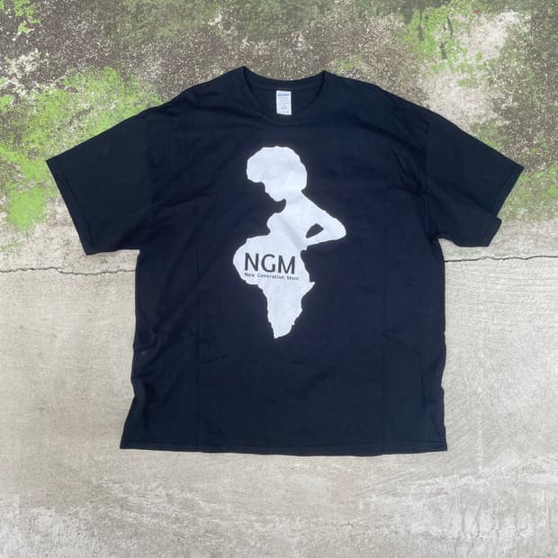 pregnant tee