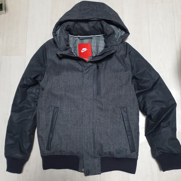 나이키 구스다운 패딩 XS 90 정도

