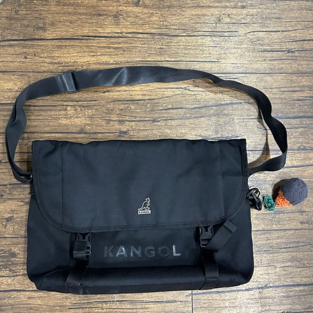 캉골 메신저 크로스백 블랙 OS