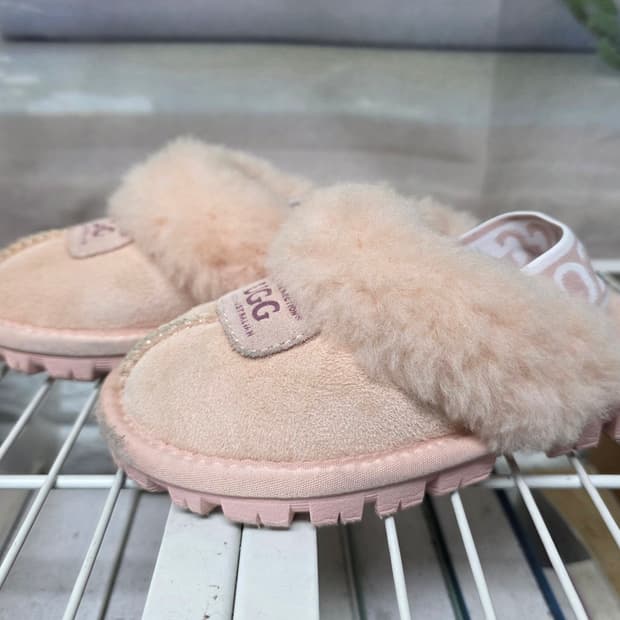 어그 오즈웨어 키즈슬리퍼 160 코케트 백스트랩방한 겨울슬리퍼  HD28