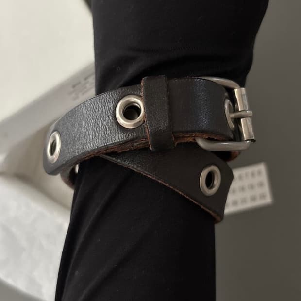 마르지엘라 ⓪⑩ bracelet en cuir