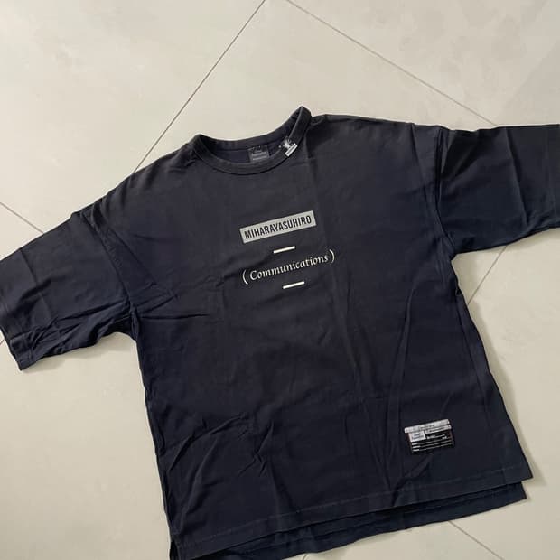 GU x mihara colabo tee 지유 x 미하라 콜라보 티