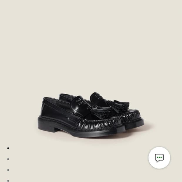 미우미우 폴리시드 태슬로퍼 245