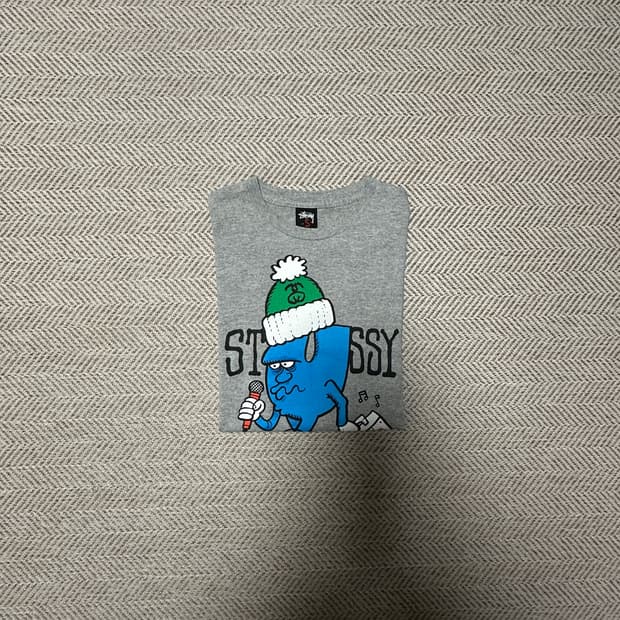 STUSSY t-shirt