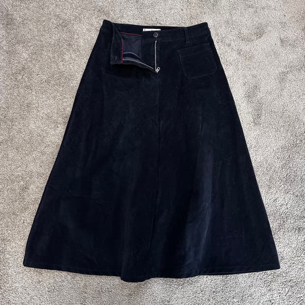 타미힐피거 코듀로이 플레어 미디 스커트