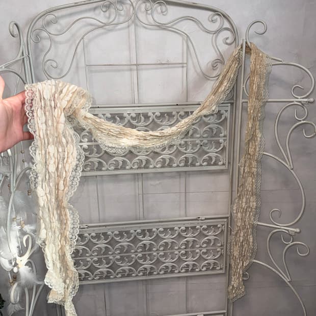 Beige floral lace scarf