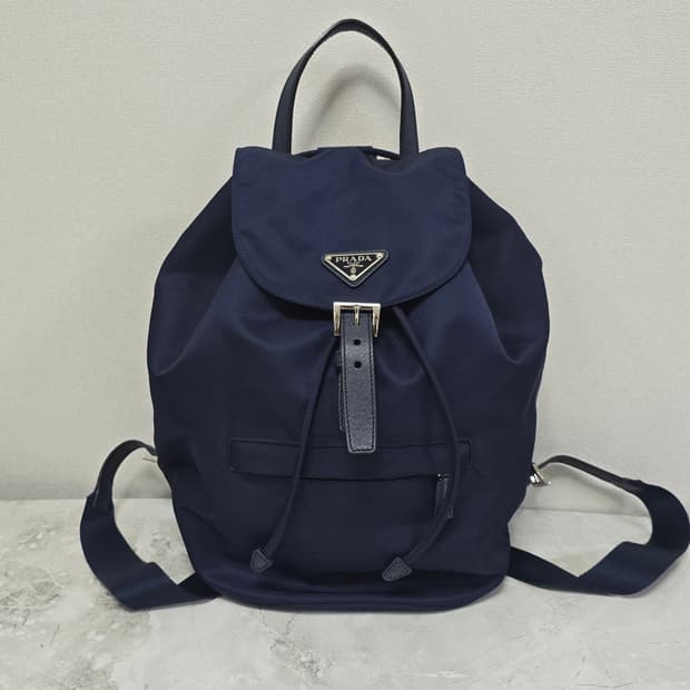 프라다 백팩 판매