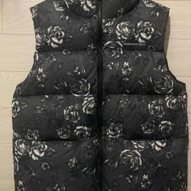 디네댓 플라워 패딩 베스트 팝니다