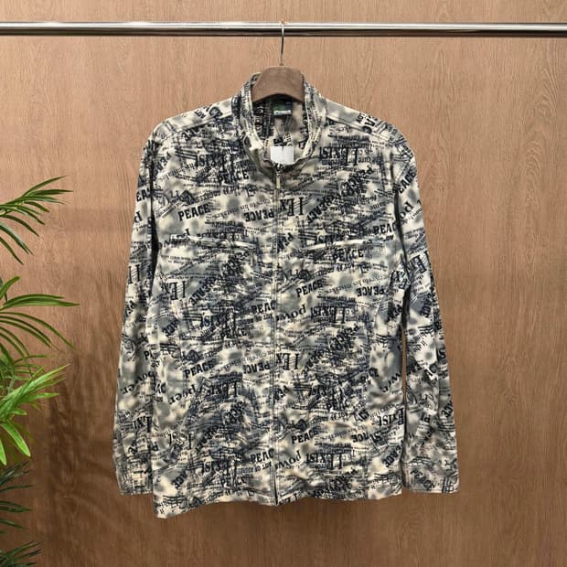 JPN 집업 자켓 올오버 타이포그래피 프린팅 디테일 레귤러핏 그레이