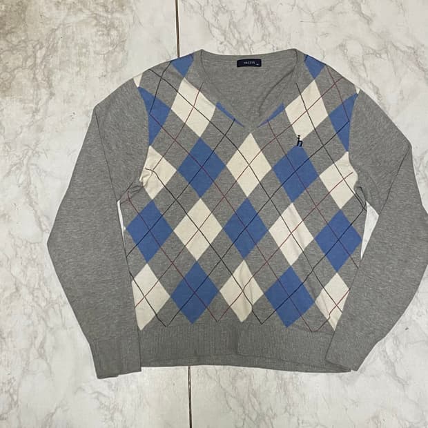 헤지스 브이넥 니트 사이즈100