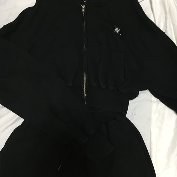 우알롱 시그니처 크롭 후드집업 조거 세트