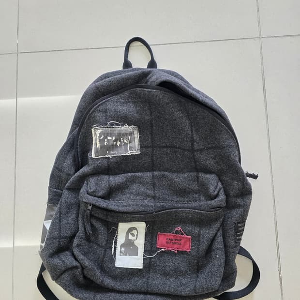 라프시몬스 이스트팩 백팩 그레이