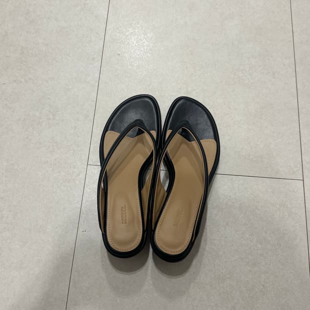 새상품) 모네마켓 리본빛 앤 레더 샌들 240 쪼리 힐