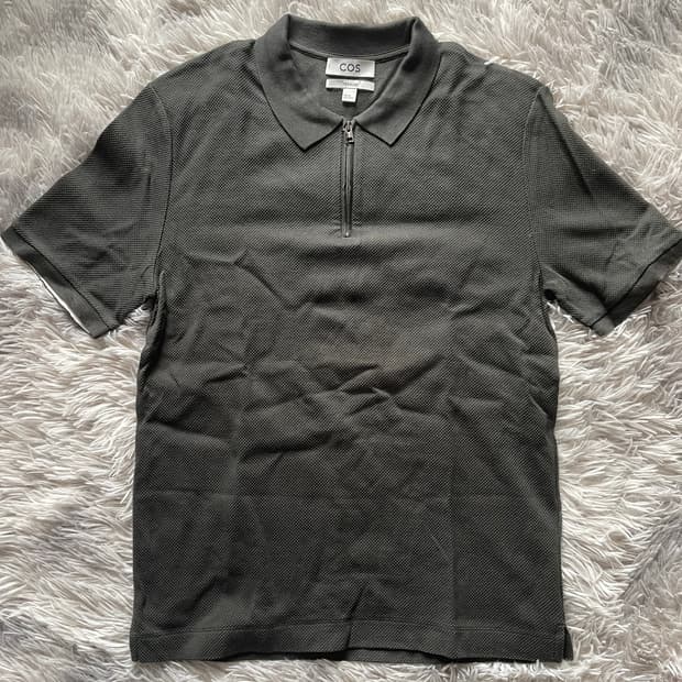 COS 코스 지퍼 카라 반팔 폴로 셔츠