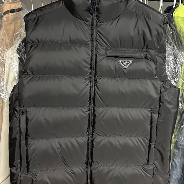 프라다 패딩조끼 