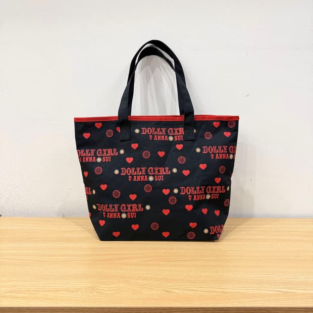 안나수이 토트백 로고 모노그램 패턴 지퍼 디테일 레드 포인트 블랙