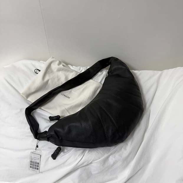 르메르 크루아상백 라지 그레인레더 블랙