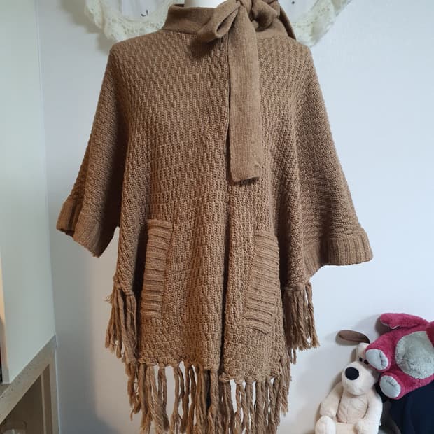 [모리걸] 사와코 니트 폰쵸 망토 브라운색상 달천깔
