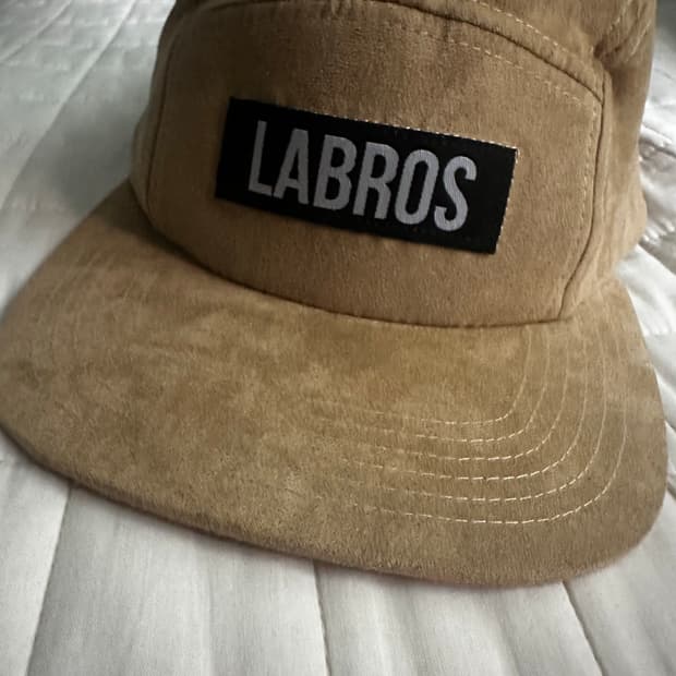 라브로스 스웨이드 캡