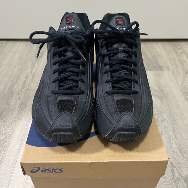 나이키 샥스 r4 w 285