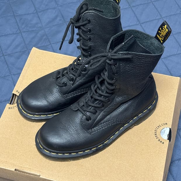 Dr. Martens 워커