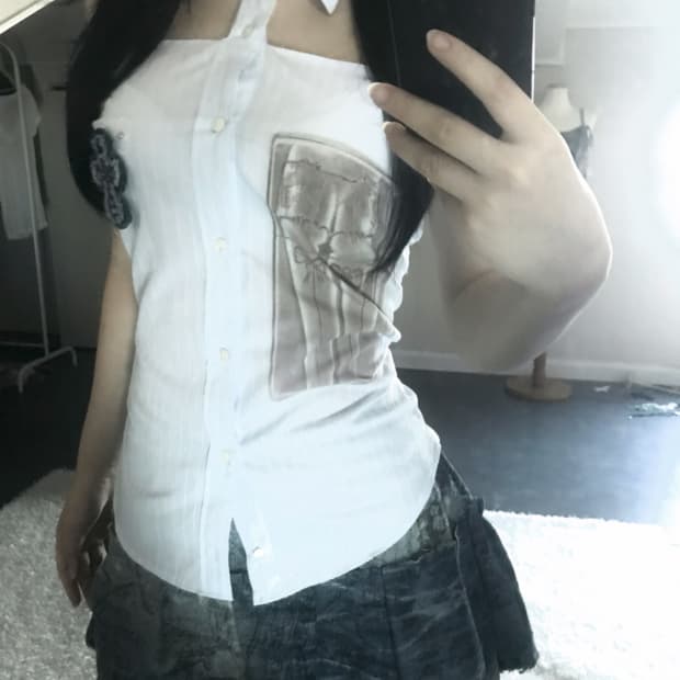 Cross Patch Collar Cut Sleeveless
