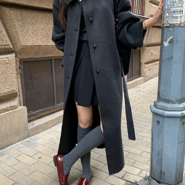 포스터 세라믹 벨트 싱글 카라 롱 핸드메이드 코트 차콜