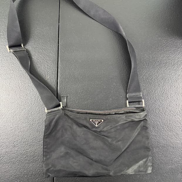 프라다포코노크로스백(정품)