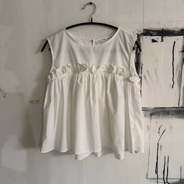 Ray BEAMS frill sleeveless