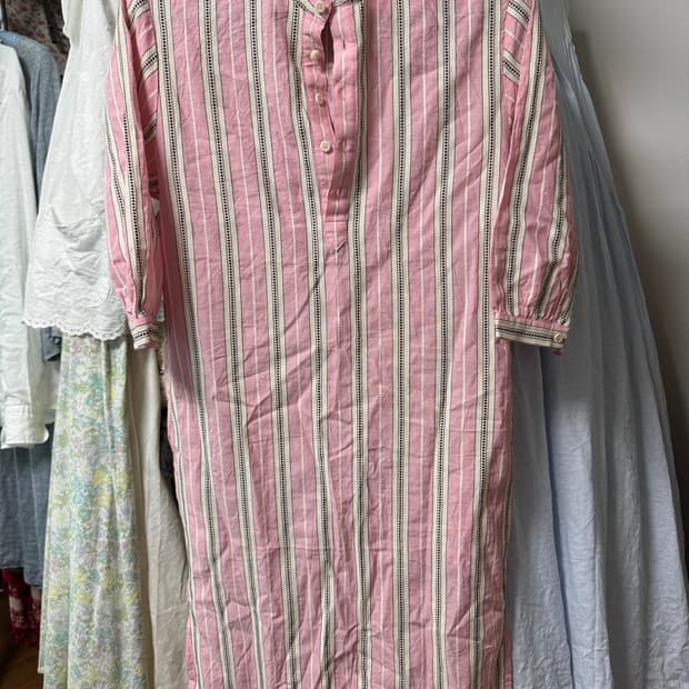아페쎄 A.P.C. 스트라이프 패턴 핑크 원피스 팝니다