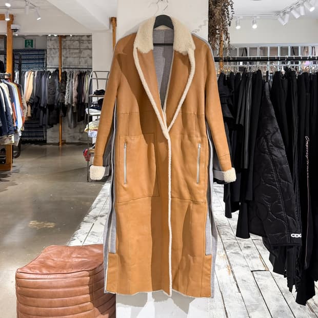 분더샵 브라운 그레이 리버서블 시어링 롱 코트